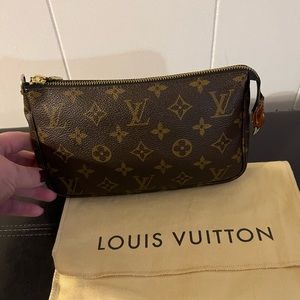 Louis Vuitton Pochette